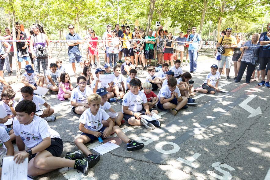 Entrega Premios XXIIº Concurso Escolar de Dibujo y Eslogan sobre Educaión y Seguridad Vial - Imagen de los niños asistentes al acto.