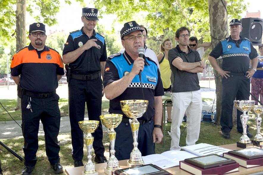 Entrega Premios XXIIº Concurso Escolar de Dibujo y Eslogan sobre Educaión y Seguridad Vial - Imagen de las autoridades asistentes al acto.