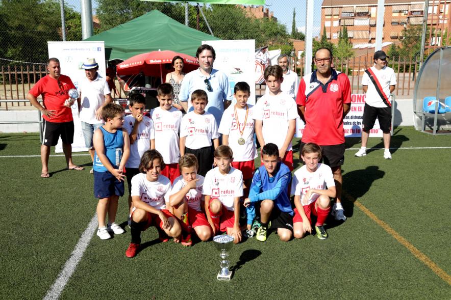 Entrega de Premios Memorial Oscar Molina -   Posado de un equipo participante.