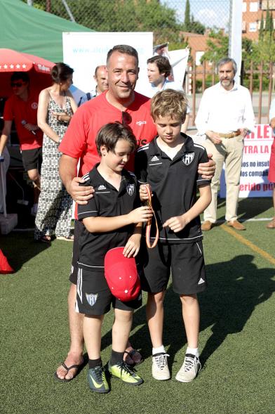 Entrega de Premios Memorial Oscar Molina - Dos jugadores infantiles.