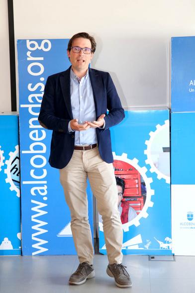Agustín Martin, Concejal de Economía y Hacienda. Entrega de Diplomas Programa de Formación Empresarial y Comercial 