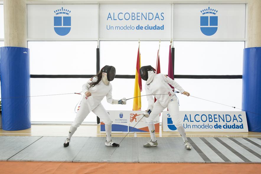 Intento de esquiva durante la competición de espada