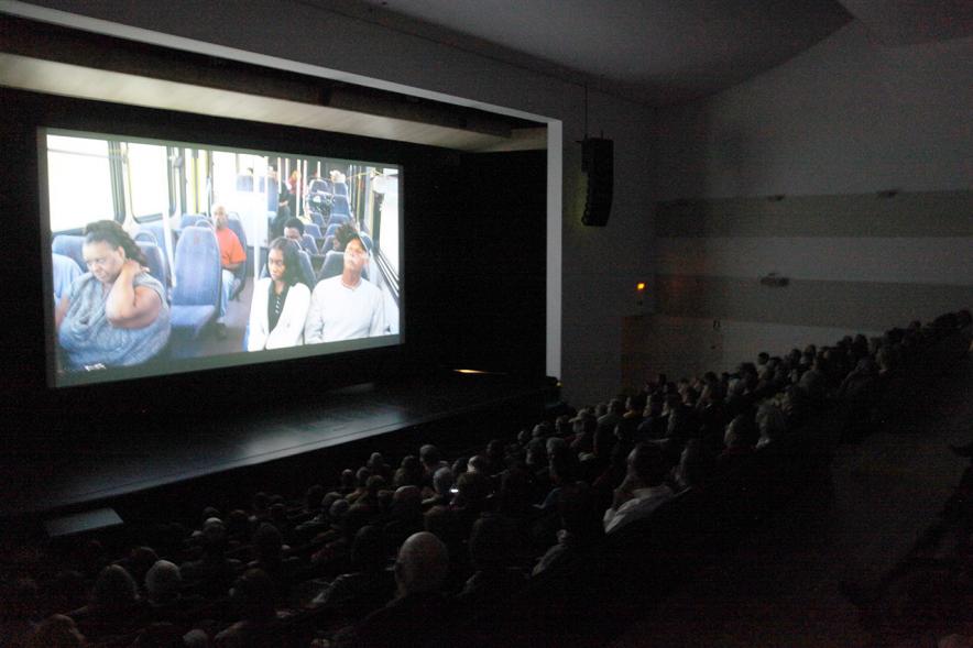 Estreno de la Película "La Vida y Nada Más" - Panorámica de la proyección.