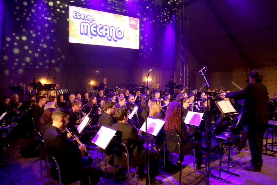 Orquesta durante la actuación