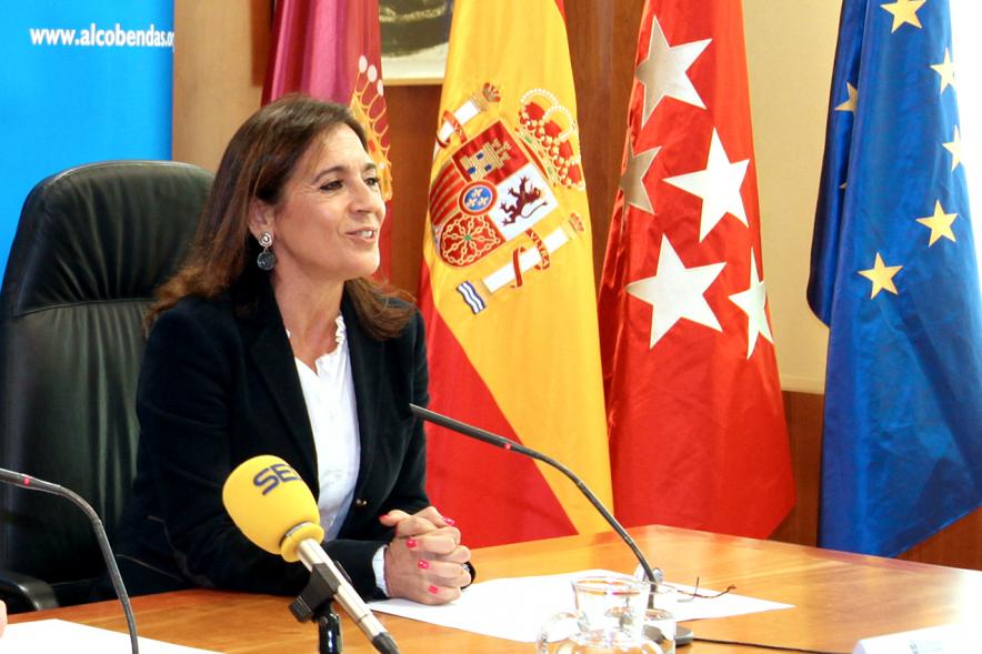 Entrega Sello de Excelencia Europea 500+ - Primer plano de  la concejal Concepción Villalón.