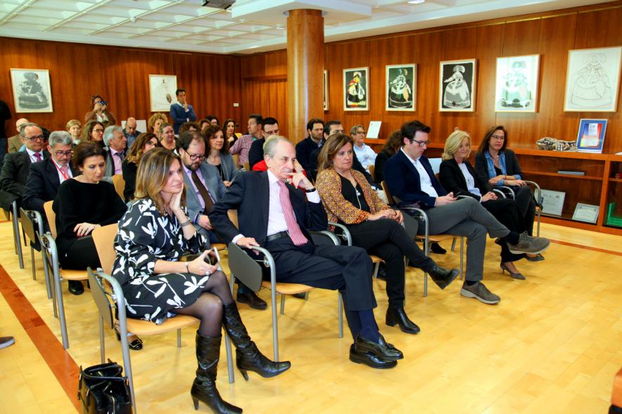 Entrega Sello de Excelencia Europea 500+ -  Primera fila de las autoridades municipales.