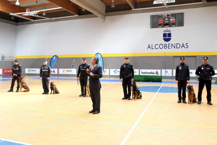 Iª Exhibición de la Unidad Canina de la Policía Local - Imagen de un momento de la exhibición.