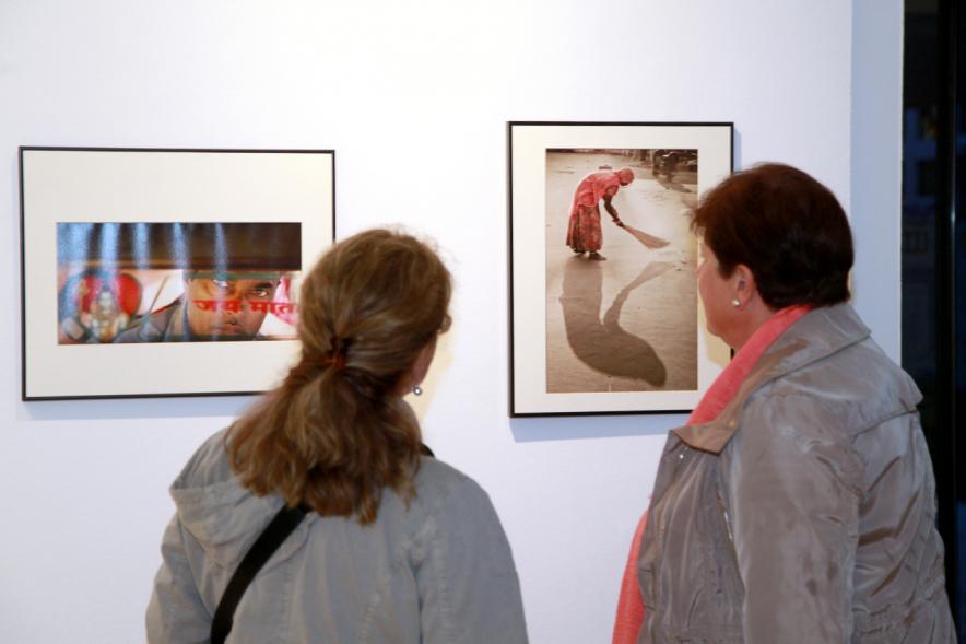 Inauguración Exposición "La India - Tres Miradas" en el C.C. Anabel Segura - Visitantes.