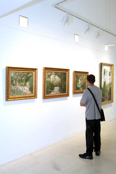Inauguración Exposición "Ventanas al Jardín" de José Manuel Corujo Vergara - - Imágenes de las  obras y los visitantes.