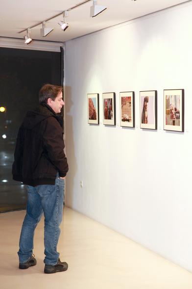 Inauguración Exposición "La India - Tres Miradas" en el C.C. Anabel Segura - Un visitante.