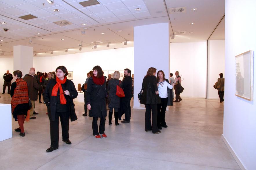 Inauguracion Exposición "La Idea de un Signo" - Colección Sánchez Ubiria - Imagen personas asistentes a la exposición.