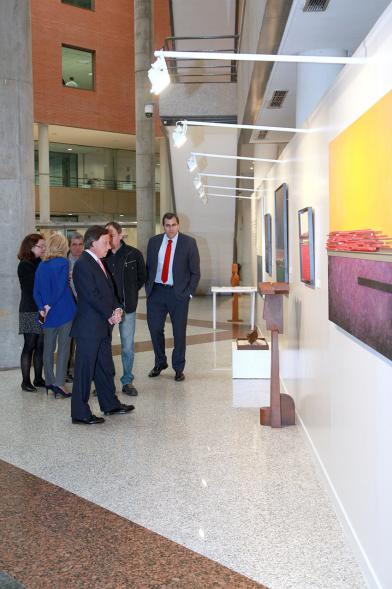 Alcalde Ignacio de Vinuesa y participantes en la exposición. 