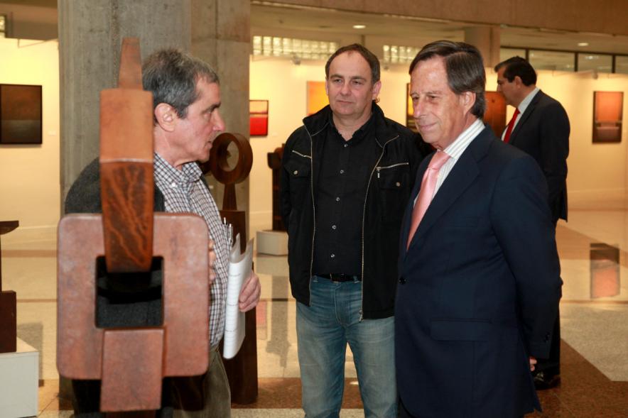 Alcalde Ignacio de Vinuesa, Escultor de Cándido Monge y Pintor de Luis Brea.