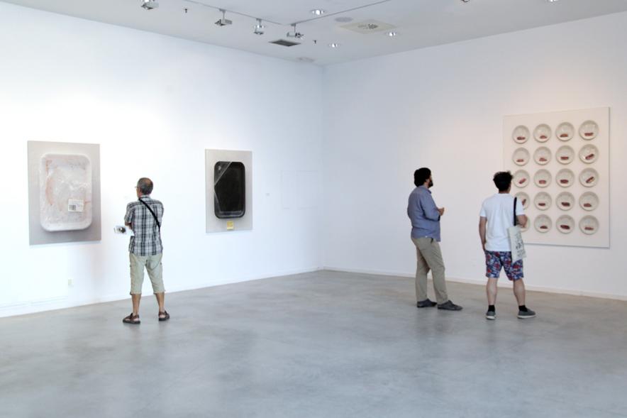 Visitantes en la  Exposición de Manuel Franquelo-Giner .