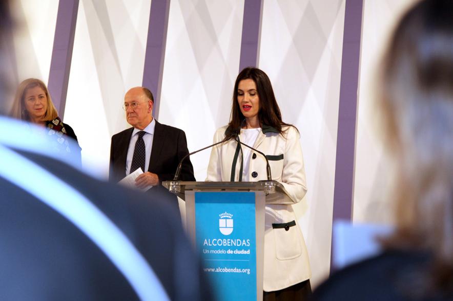 Ponente en la inauguración.