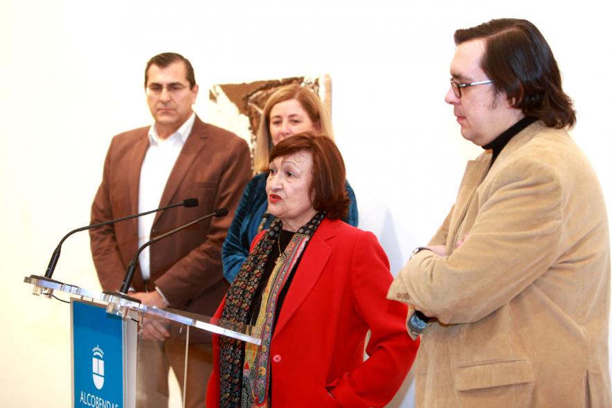 Inauguracion Exposición "La Idea de un Signo" - Colección Sánchez Ubiria - Imagen personas asistentes a la exposición.
