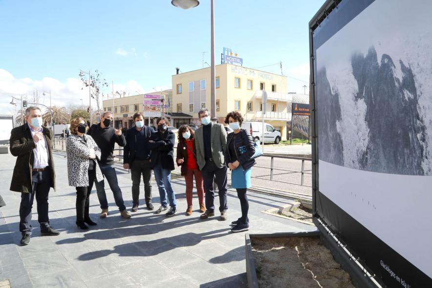 Representación del consistorio en la Inauguración Exposición de Fernando Moleres