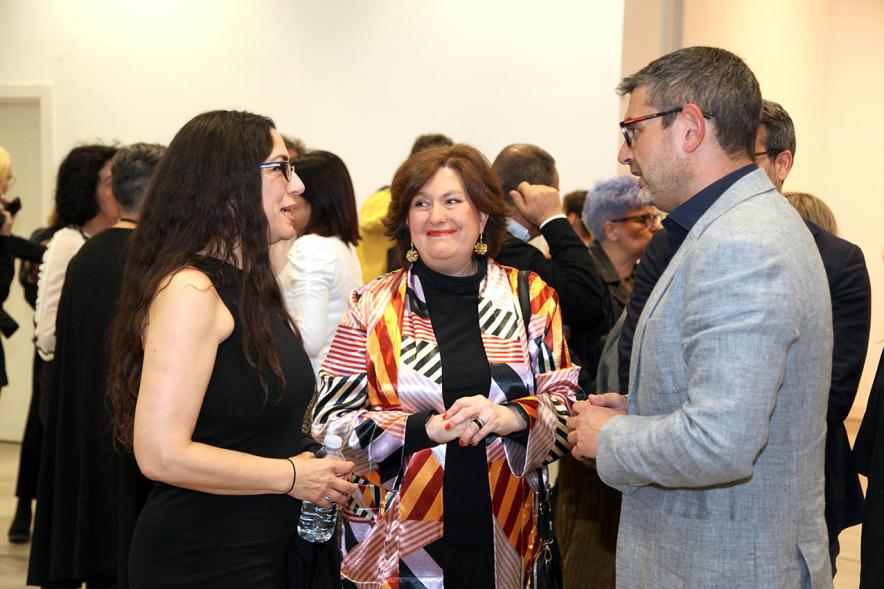 Concejala Rosario Tamayo, alcalde Rafael Sánchez y la artista Mar Solís - 2020