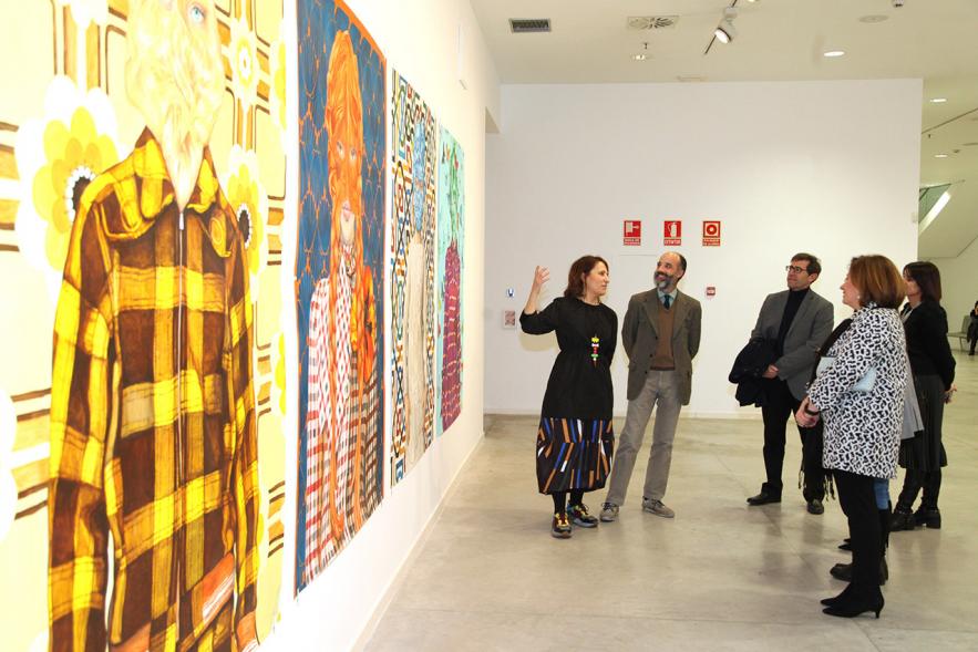 Ángela Agrela y autoridades mirando las obras – 2019