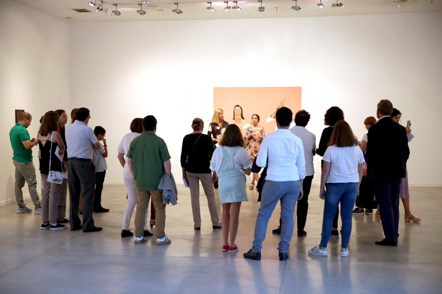 vista general del los visitantes al evento. Inauguración Exposición de Máscaras en Centro de Arte - 2019