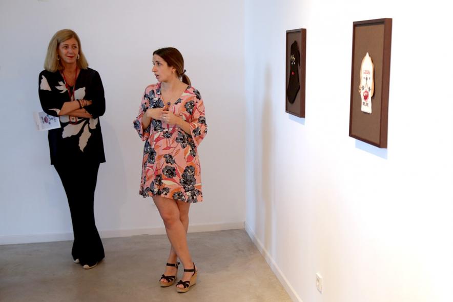 Estefanía Martín Sáenz en la Inauguración. Exposición de Mascaras en Centro de Arte - 2019