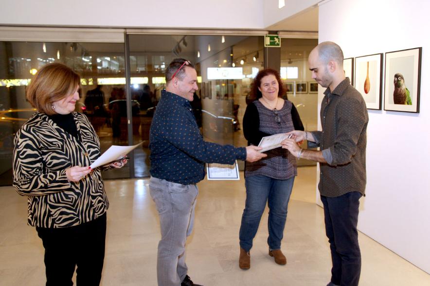 Autoridades y participantes. Inauguración Exposición Concurso Fotografía Artistas del Pueblo 2019 - 170020