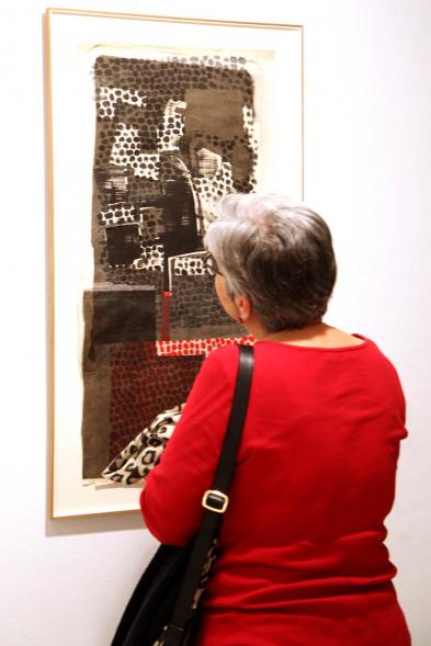 Visitante. Inauguración Exposición "Fuerte y Frágil. Es Papel"