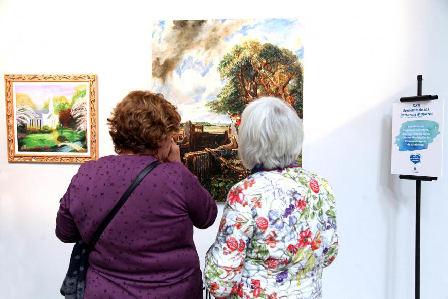 Visitantes en la Inauguración Exposición Pintura y Dibujo .