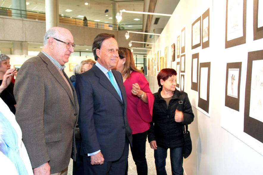 Alcalde Ignacio de Vinuesa, junto a los artistas participantes.
