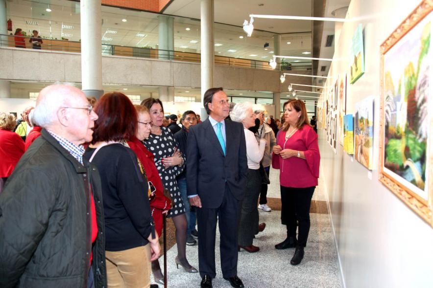 Vista general de los asistentes a la Inauguración. 