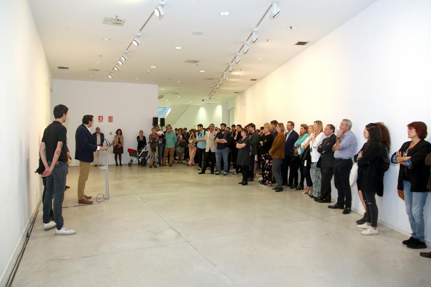 Inauguración Exposiciones de Iñaki Gonzalo "Gradiente" y Eduardo Nave "Like" en el Centro de Arte - Disertacion del concejal.