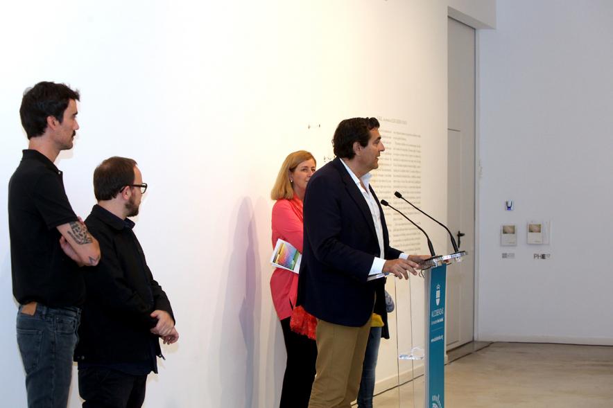 Inauguración Exposiciones de Iñaki Gonzalo "Gradiente" y Eduardo Nave "Like" en el Centro de Arte - Disertacion del concejal.