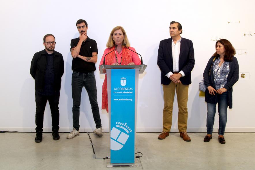 Inauguración Exposiciones de Iñaki Gonzalo "Gradiente" y Eduardo Nave "Like" en el Centro de Arte - Charla de las autoridades.