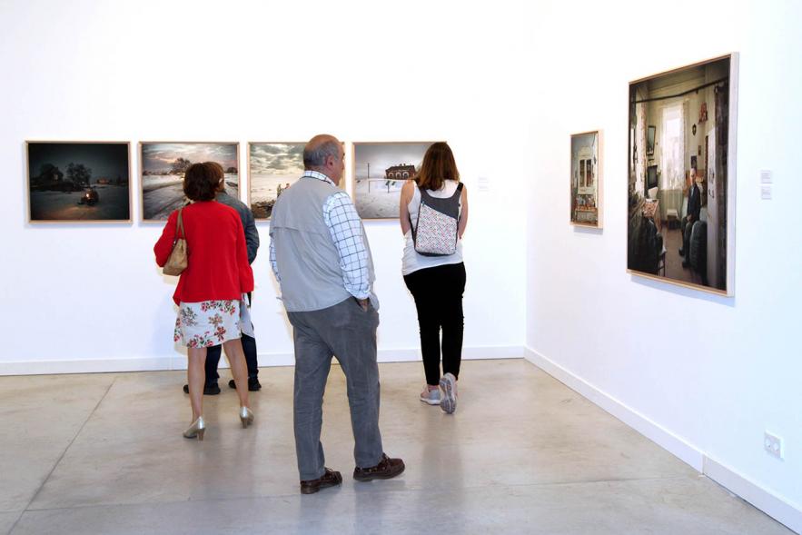 Visitantes en la exposición. Inauguración Exposiciones "Nudos - Topología de la Memoria" y "Solovki" – 2019