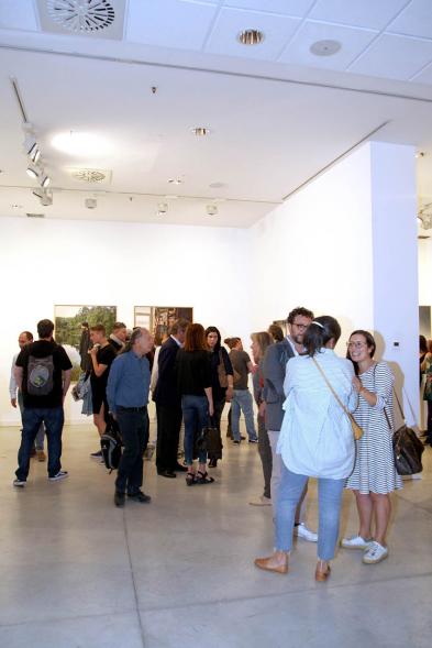 Visitantes en la muestra. Inauguración Exposiciones "Nudos - Topología de la Memoria" y "Solovki" – 2019