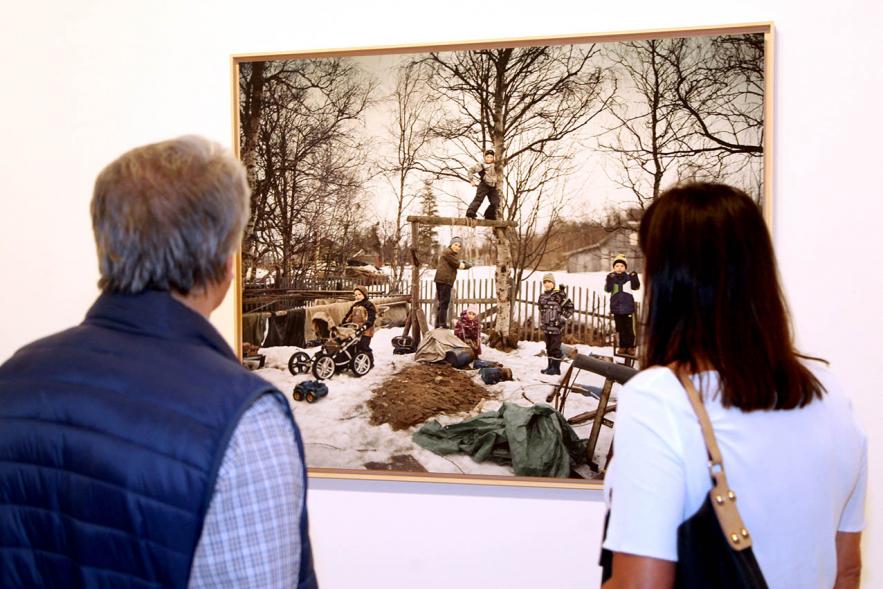 Visitantes en la muestra. Inauguración Exposiciones "Nudos - Topología de la Memoria" y "Solovki" – 2019