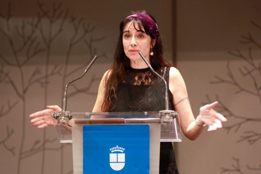 Exposocial FUNDAL 2016 - Imagen de una mujer dirigiéndose al público asistente.