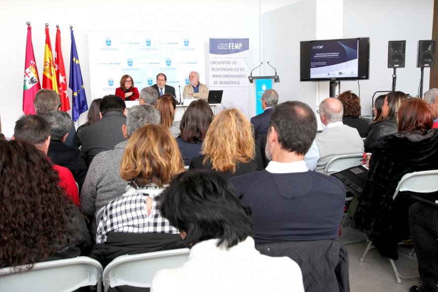 Encuentro de Responsables de Mancomunidades de Municipios FEMP - Imagen de las personas asistentes al acto.