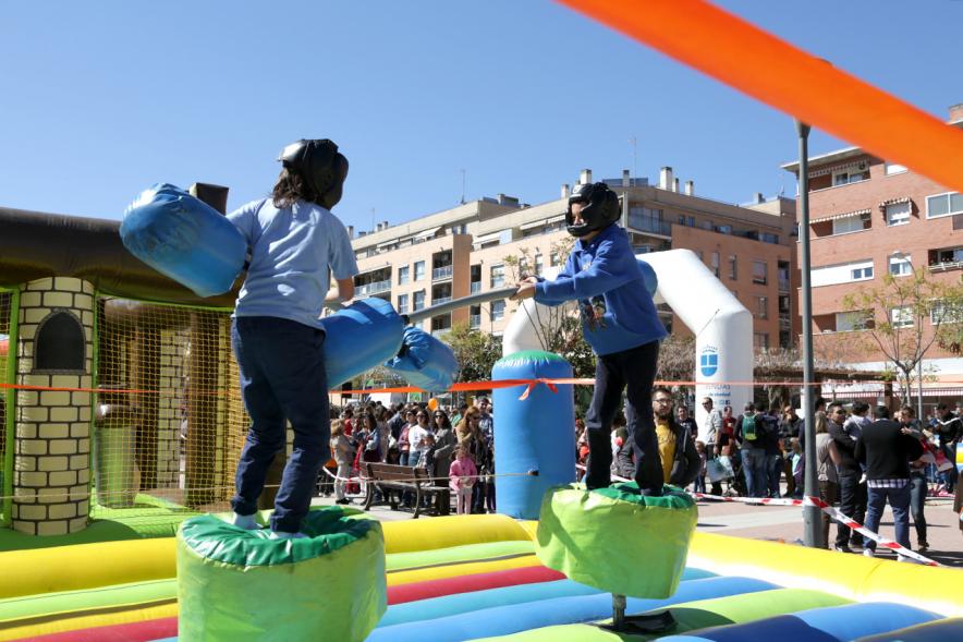 Momento de la batalla infantil de  gladiadores
