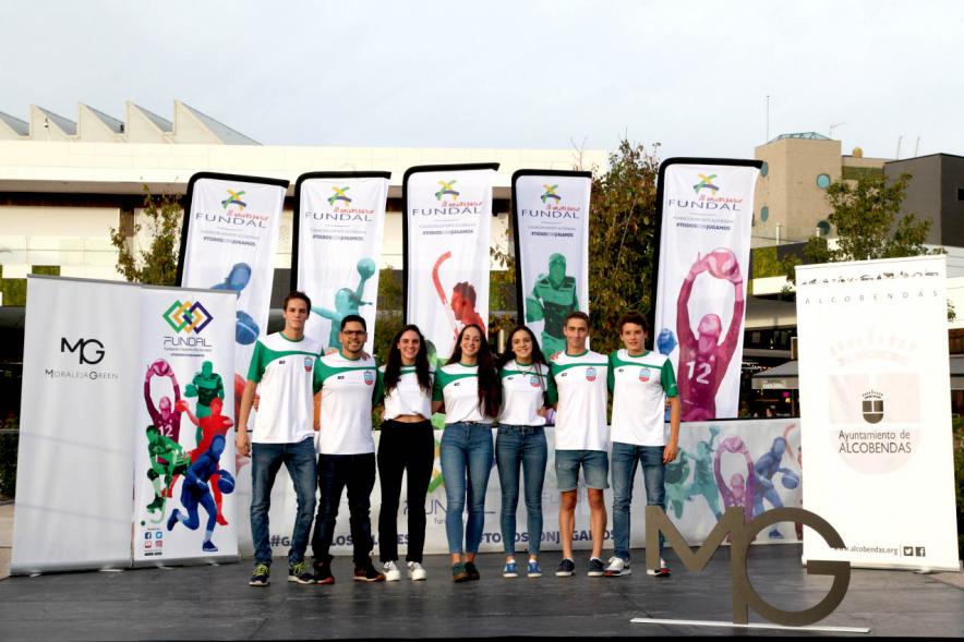 Presentación Equipos FUNDAL Temporada 2019-20 - Posado del club de natación.