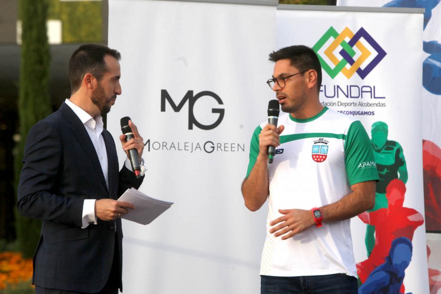 Presentación Equipos FUNDAL Temporada 2019-20 - Imagen de la entrevista a un miembro del club de natación.