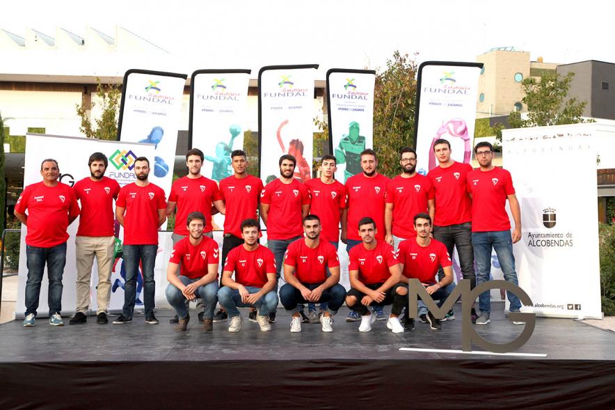 Presentación Equipos FUNDAL Temporada 2019-20 - Posado del equipo de futbol.