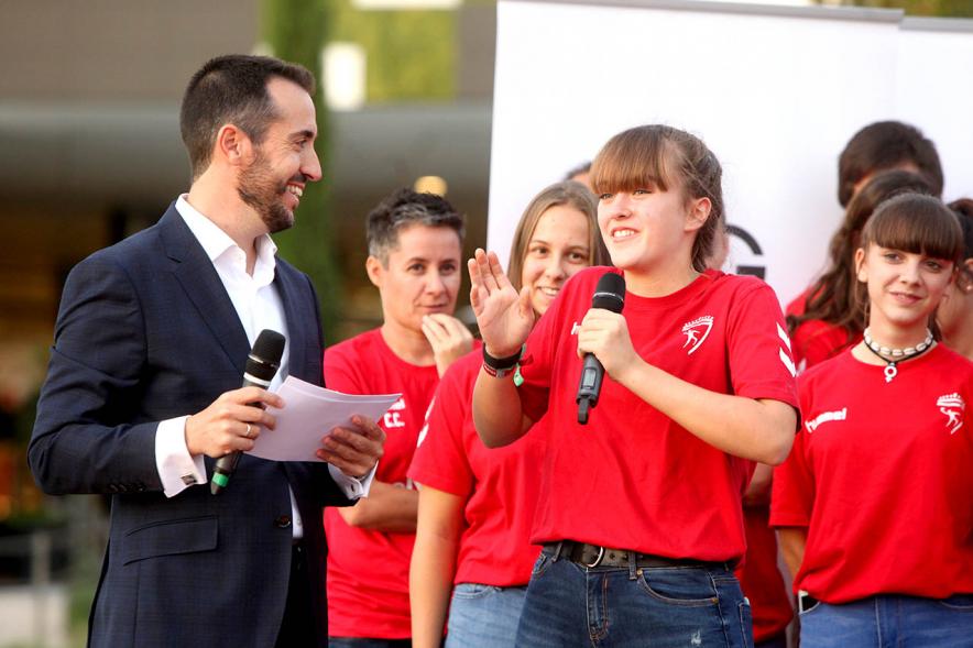 Presentación Equipos FUNDAL Temporada 2019-20 -  Entrevista a una jugadora del Club balonmano.