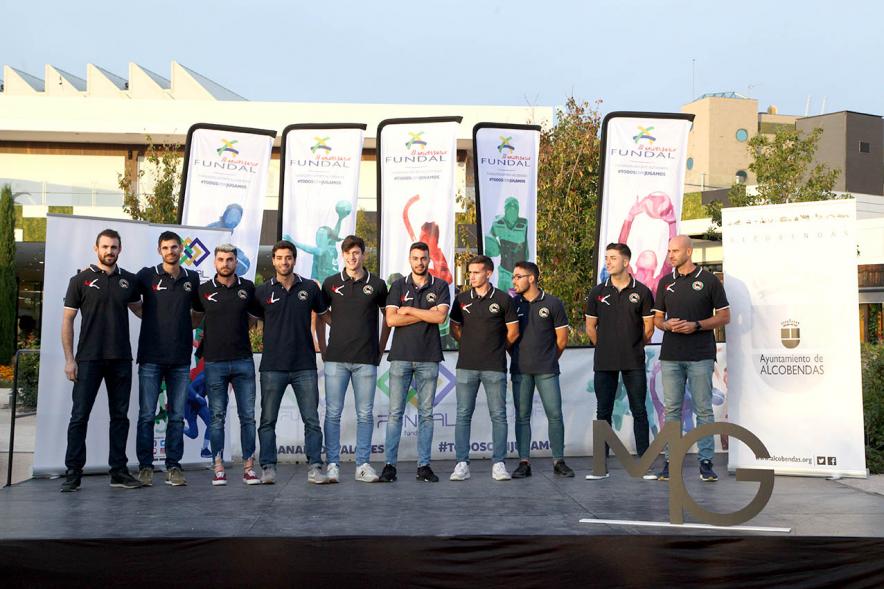 Presentación Equipos FUNDAL Temporada 2019-20 - Posado del club de natación Alcobendas.