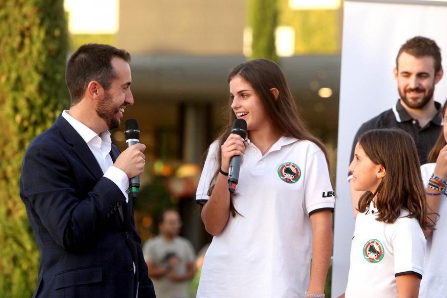 Presentación Equipos FUNDAL Temporada 2019-20 -  Entrevista a una jugadora de vóley.