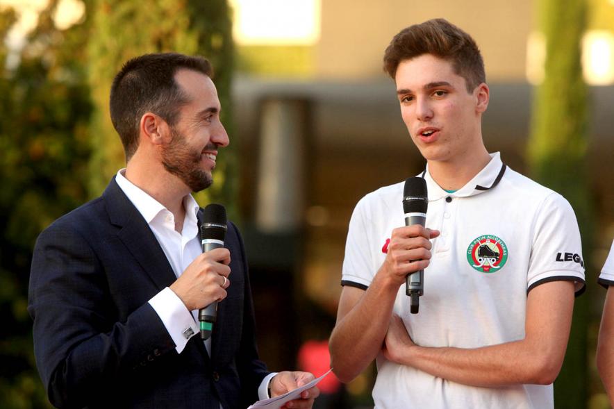 Presentación Equipos FUNDAL Temporada 2019-20 -  Entrevista a un jugador de vóley.