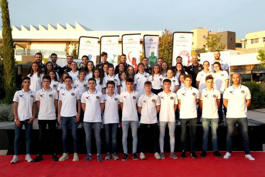 Presentación Equipos FUNDAL Temporada 2019-20 - Posado del equipo de balonmano.