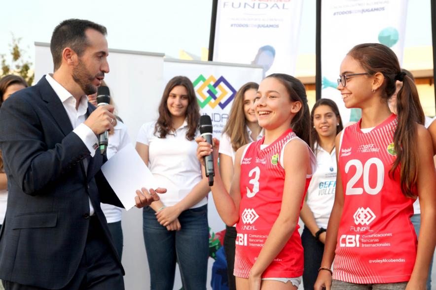 Presentación Equipos FUNDAL Temporada 2019-20 - Entrevista a varias jugadoras  alevines de baloncesto.
