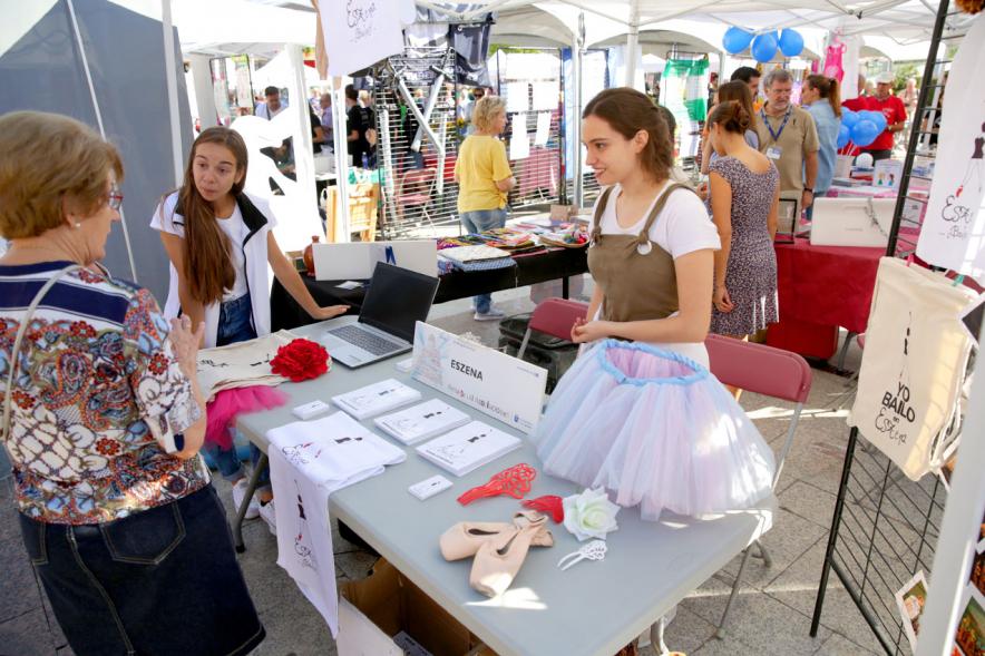 Feria de las Asociaciones 2018 - Punto informativo de la asociación Eszena. 