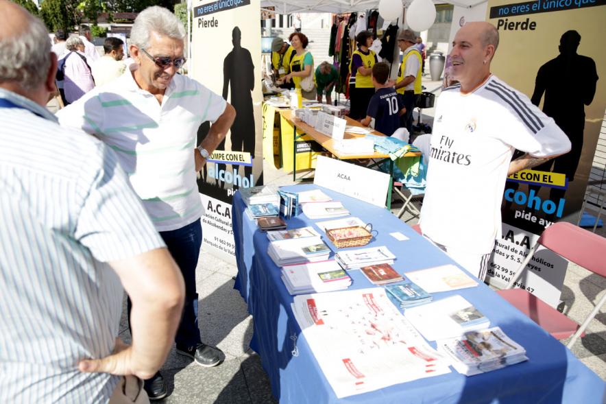 Feria de las Asociaciones 2018 - Imagen de los asociados sonrientes de ACAA